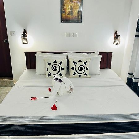 Villa Roy Бентота Экстерьер фото